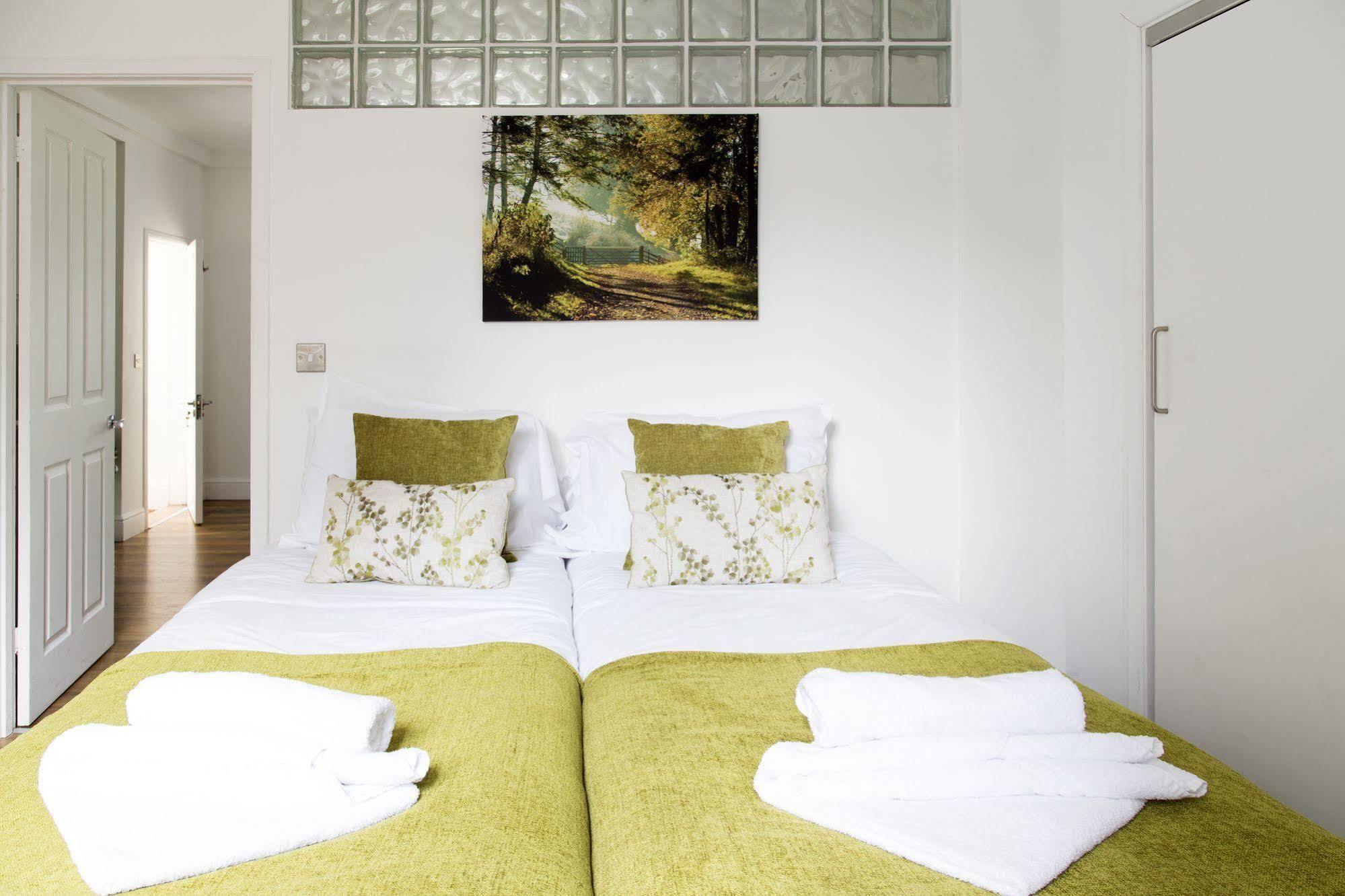 Cambridge City Apartments Esterno foto